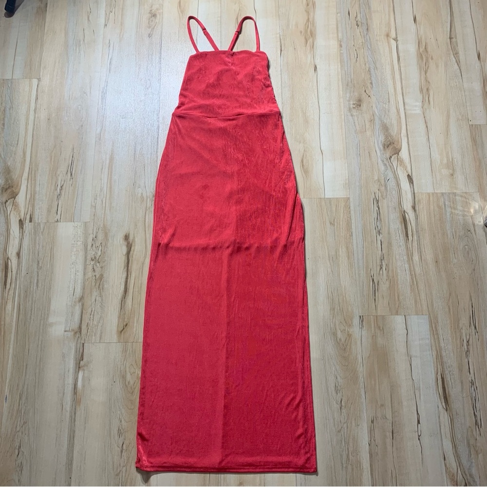 Wild Fable Long coral dress size S with leg cut and adjustable back